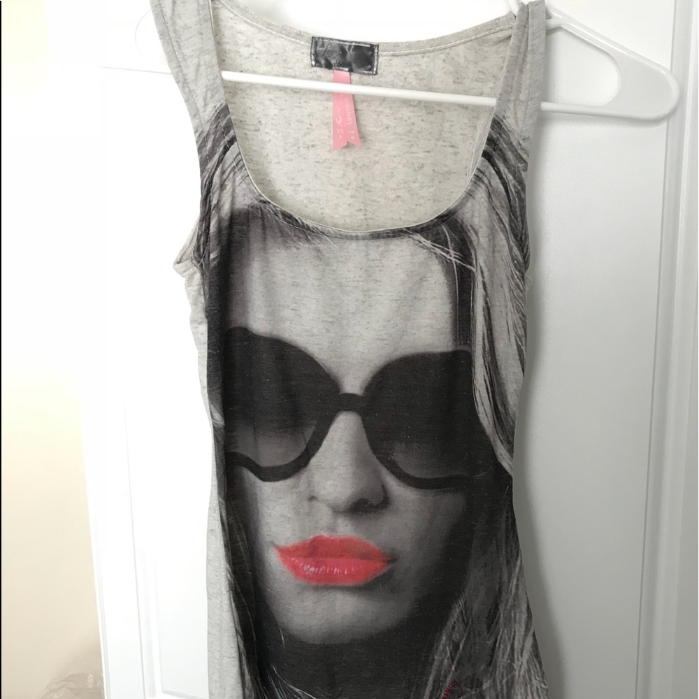 Lipsey cute tee shirt. brand New LOOKING.